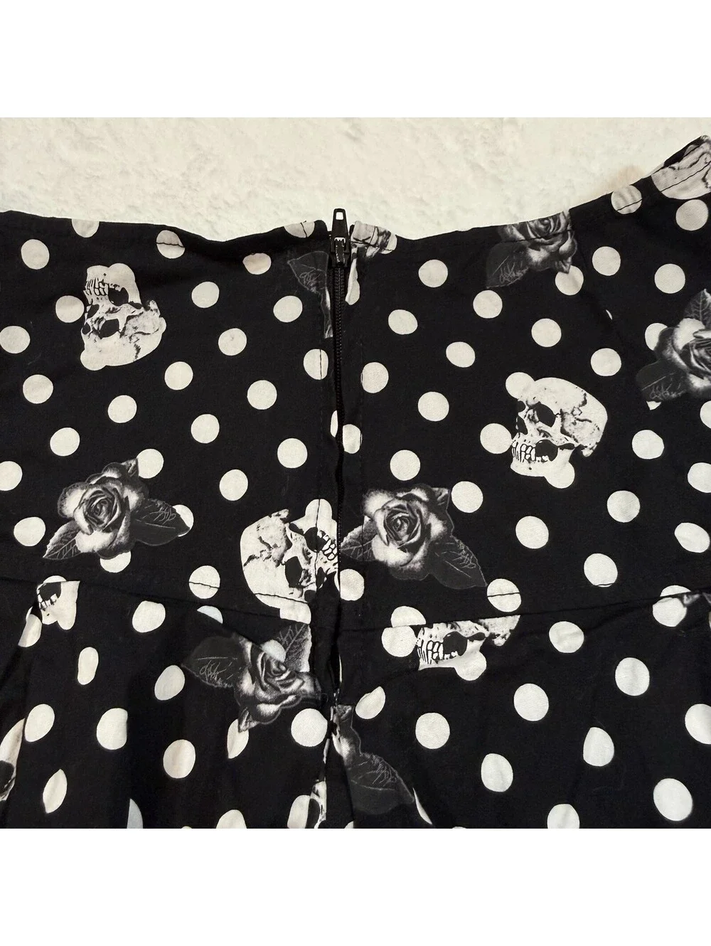 Hot Topic Skulls Roses Polka Dot Pleated Mini Skirt Black XS Rockabilly Goth